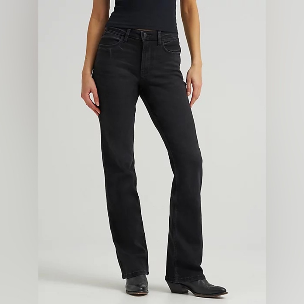 NWOT Wrangler bootcut jeans